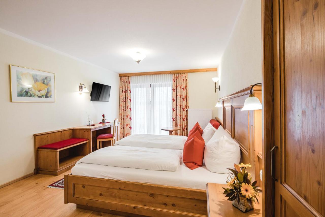 Hotel Bayrischer Loewe Остерхофен Екстериор снимка