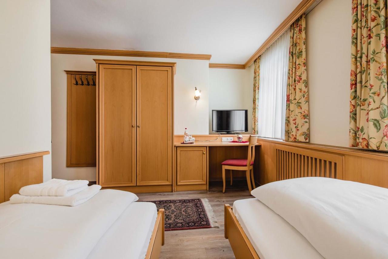 Hotel Bayrischer Loewe Остерхофен Екстериор снимка