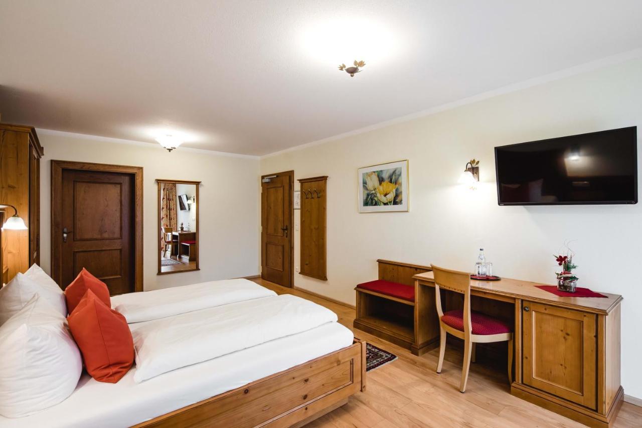 Hotel Bayrischer Loewe Остерхофен Екстериор снимка