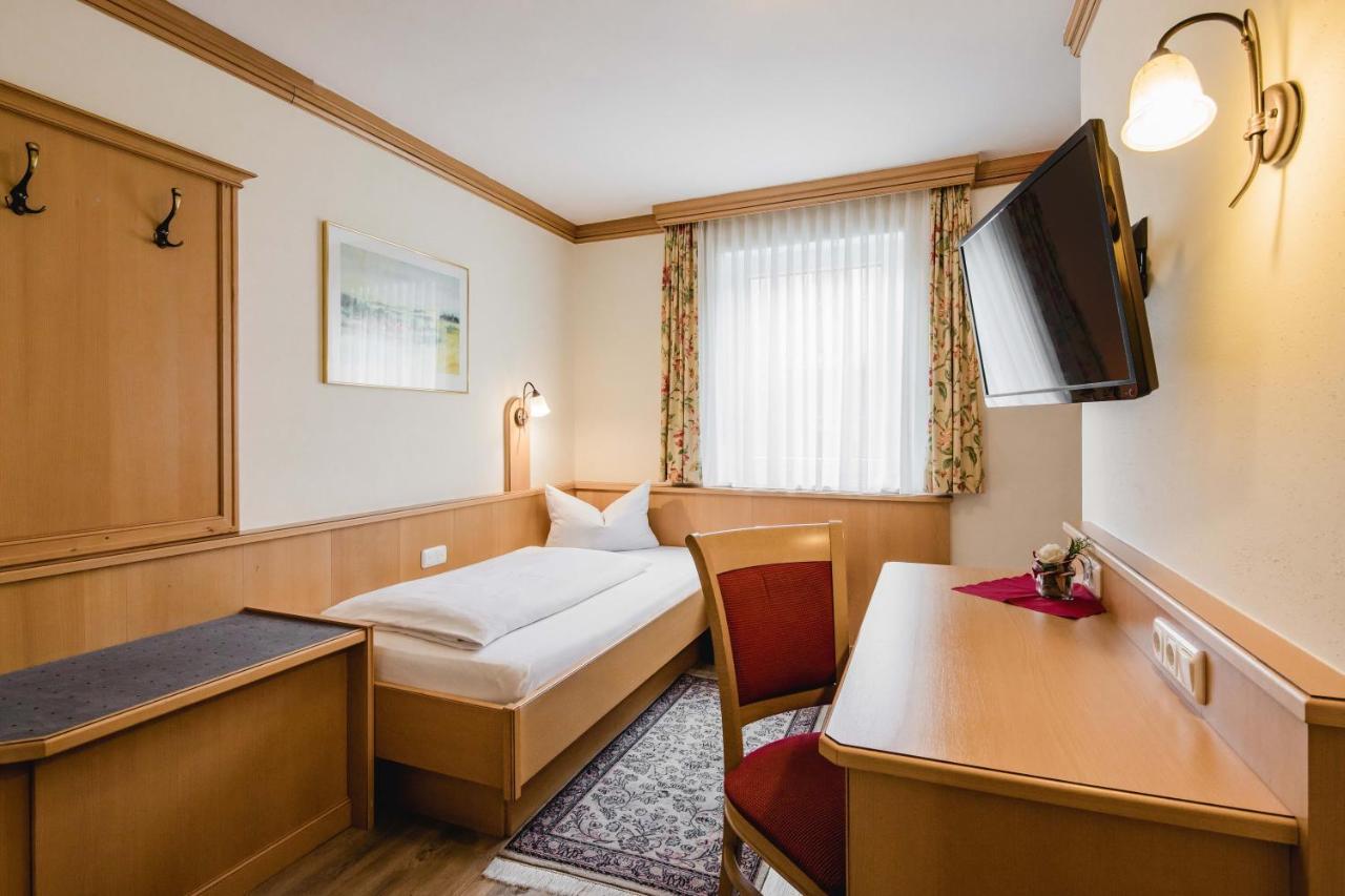 Hotel Bayrischer Loewe Остерхофен Екстериор снимка