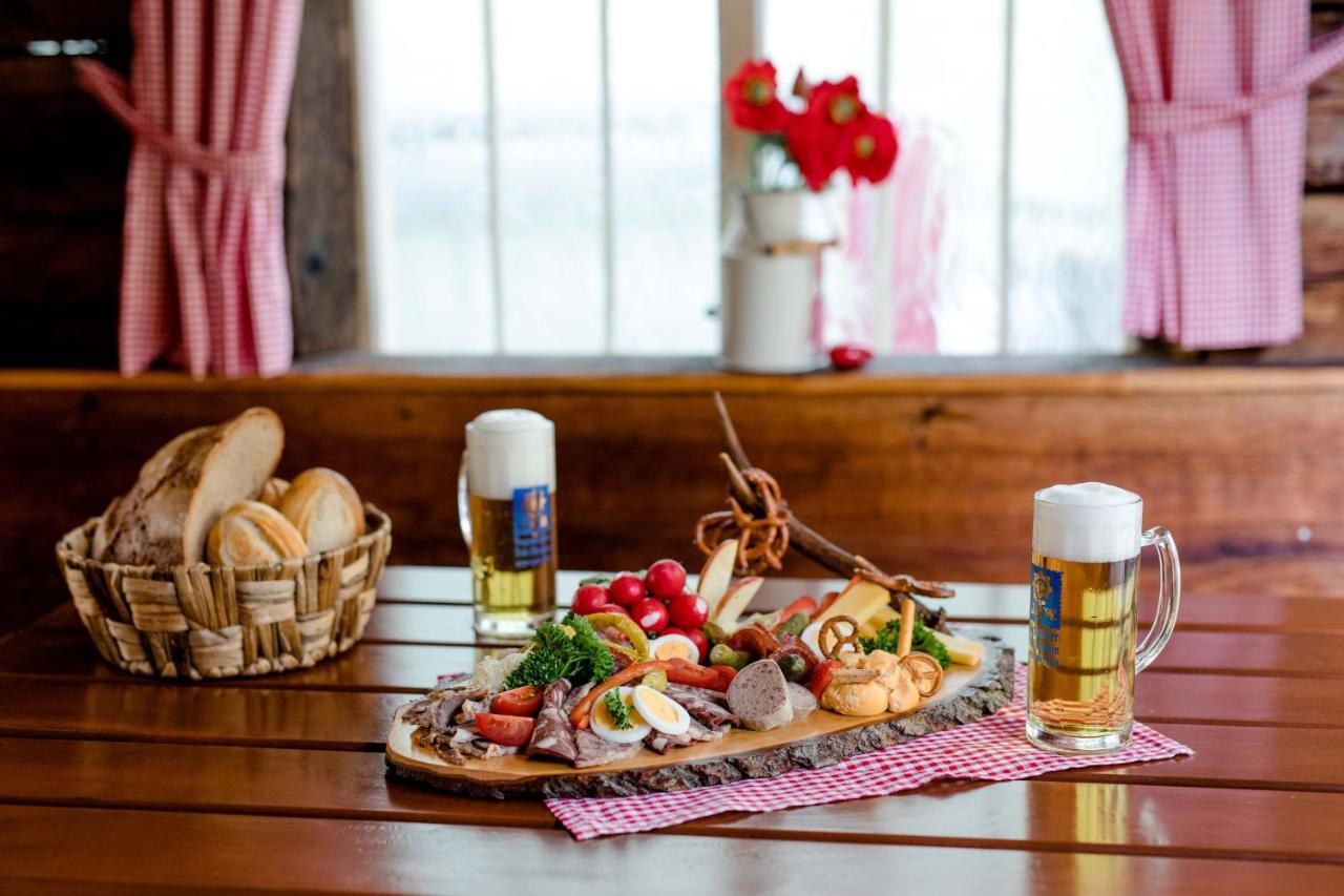 Hotel Bayrischer Loewe Остерхофен Екстериор снимка