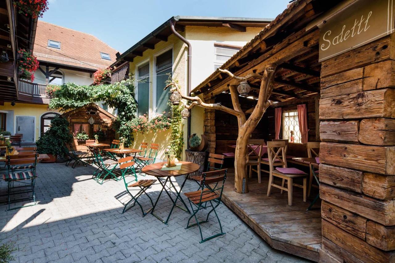Hotel Bayrischer Loewe Остерхофен Екстериор снимка