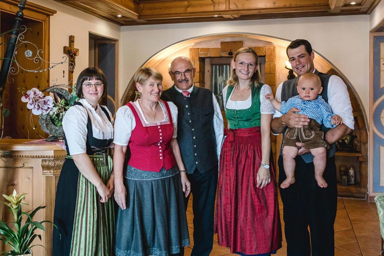 Hotel Bayrischer Loewe Остерхофен Екстериор снимка