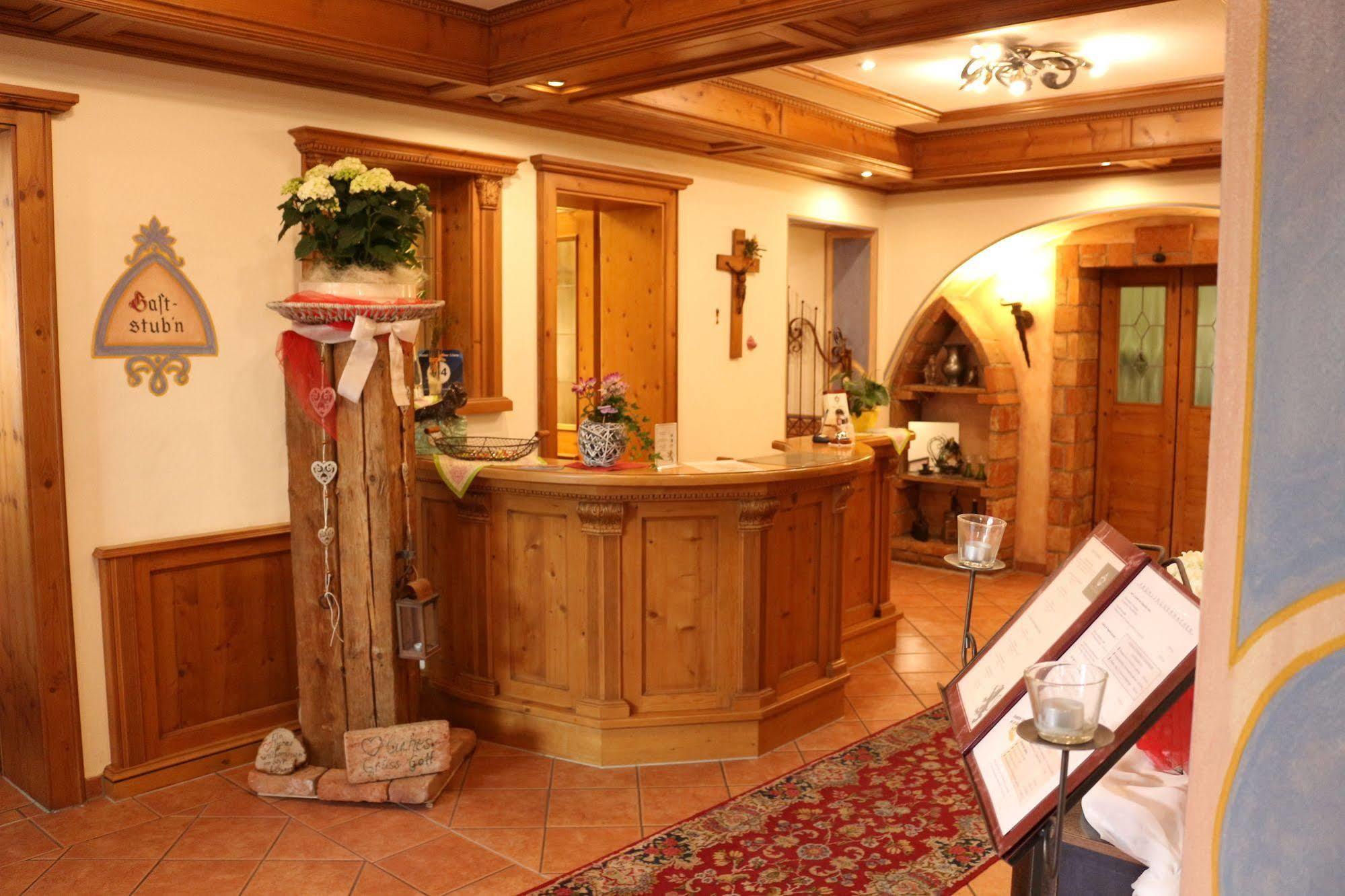 Hotel Bayrischer Loewe Остерхофен Екстериор снимка